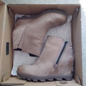 Sorel boots, only worn a few times, size 7.5